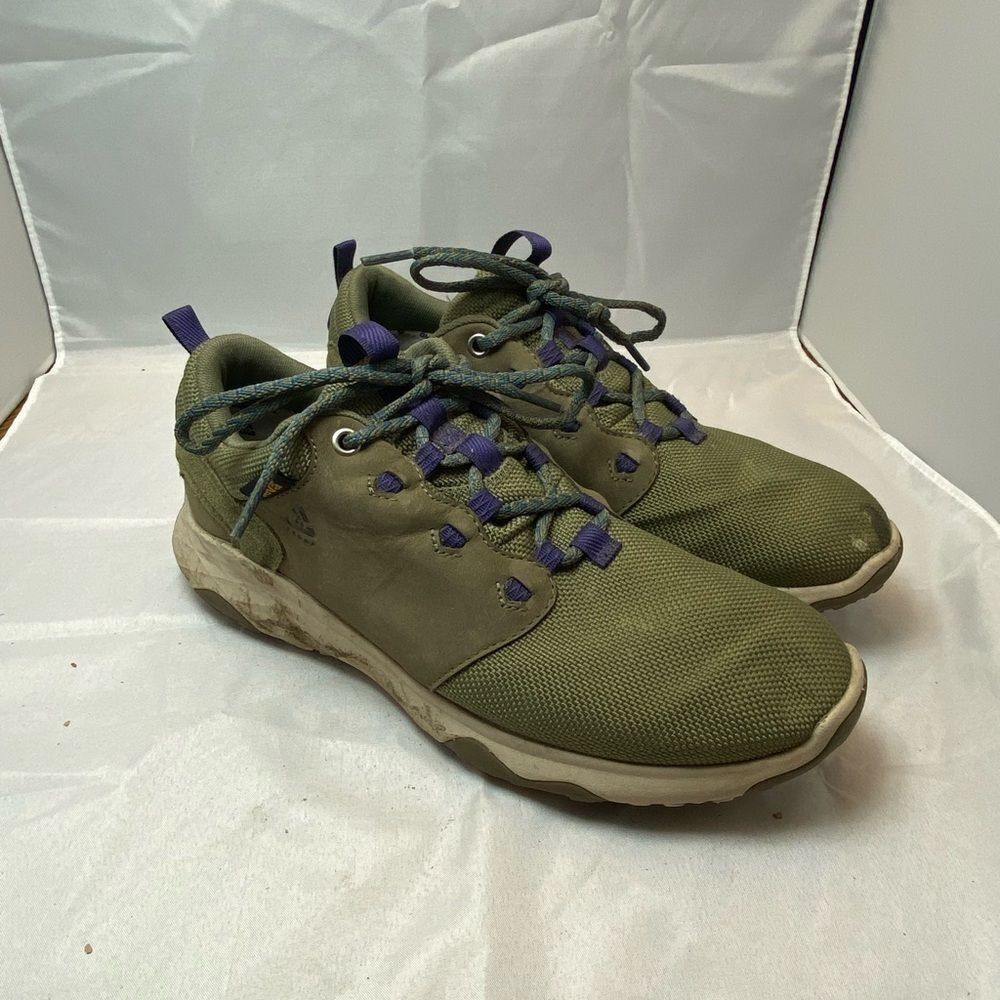 TEVA women's canyonview rp hiking shoes in olive/mulberry Womens size 9